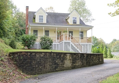 14 Ward St, North Brookfield, Massachusetts 01535, 3 Bedrooms Bedrooms, 6 Rooms Rooms,2 BathroomsBathrooms,Residential,For Sale,Ward St,73158585