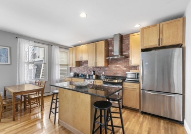 60 H St, Boston, Massachusetts 02127, 2 Bedrooms Bedrooms, 3 Rooms Rooms,1 BathroomBathrooms,Residential,For Sale,H St,73143302