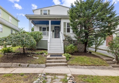 117 Newport Street, Arlington, Massachusetts 02476, 4 Bedrooms Bedrooms, 7 Rooms Rooms,2 BathroomsBathrooms,Residential,For Sale,Newport Street,73159160