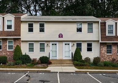266 Grove St, Northampton, Massachusetts 01060, 2 Bedrooms Bedrooms, 4 Rooms Rooms,1.5 BathroomsBathrooms,Residential,For Sale,Grove St,73165560