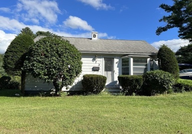 73 Thicket St, Abington, Massachusetts 02351, 2 Bedrooms Bedrooms, 4 Rooms Rooms,1 BathroomBathrooms,Residential,For Sale,Thicket St,73158510
