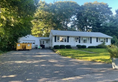 17 Denise Ter, Brockton, Massachusetts 02301, 3 Bedrooms Bedrooms, 6 Rooms Rooms,1 BathroomBathrooms,Residential,For Sale,Denise Ter,73170686