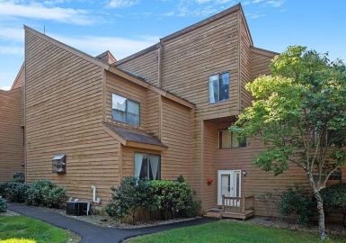 44 Clement Court, Haverhill, Massachusetts 01832, 3 Bedrooms Bedrooms, 7 Rooms Rooms,1.5 BathroomsBathrooms,Residential,For Sale,Clement Court,73161943