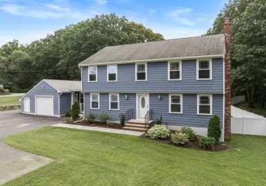 24 Lexington St, Woburn, Massachusetts 01801, 4 Bedrooms Bedrooms, 11 Rooms Rooms,3 BathroomsBathrooms,Residential,For Sale,Lexington St,73159864