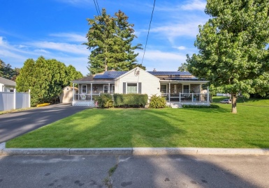 15 Pinebrook Dr, Springfield, Massachusetts 01129, 5 Bedrooms Bedrooms, 8 Rooms Rooms,2 BathroomsBathrooms,Residential,For Sale,Pinebrook Dr,73155175