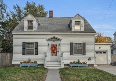 49 Olive Street, Methuen, Massachusetts 01844, 2 Bedrooms Bedrooms, 5 Rooms Rooms,1.5 BathroomsBathrooms,Residential,For Sale,Olive Street,73164597