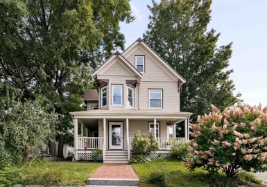 26 Florence Street, Medford, Massachusetts 02155, 5 Bedrooms Bedrooms, 11 Rooms Rooms,2.5 BathroomsBathrooms,Residential,For Sale,Florence Street,73155892
