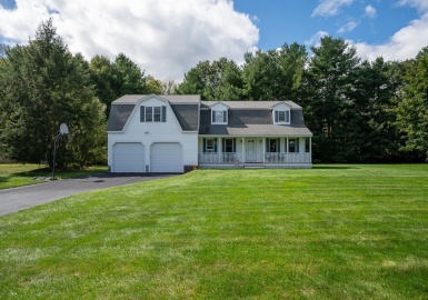 125 Eric Drive, Uxbridge, Massachusetts 01569, 3 Bedrooms Bedrooms, 10 Rooms Rooms,2.5 BathroomsBathrooms,Residential,For Sale,Eric Drive,73162098