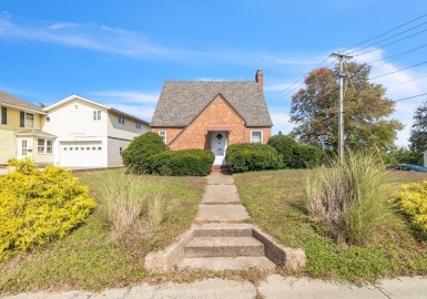 285 East St, Chicopee, Massachusetts 01020, 3 Bedrooms Bedrooms, 5 Rooms Rooms,2 BathroomsBathrooms,Residential,For Sale,East St,73165965