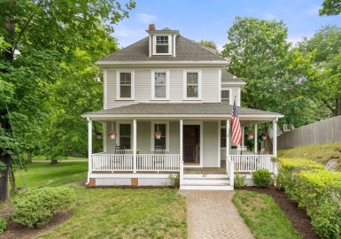 47 Jones Street, Hingham, Massachusetts 02043, 4 Bedrooms Bedrooms, 7 Rooms Rooms,2 BathroomsBathrooms,Residential,For Sale,Jones Street,73122783