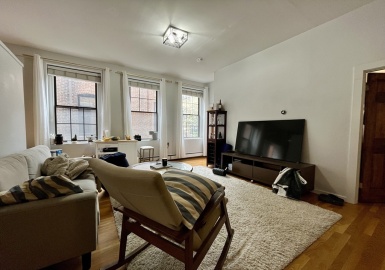 19 Fayette St, Boston, Massachusetts 02116, 2 Bedrooms Bedrooms, 4 Rooms Rooms,1 BathroomBathrooms,Residential Lease,For Rent,Fayette St,73238015