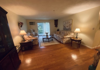 500 Northshore Rd, Peabody, Massachusetts 01960, 2 Bedrooms Bedrooms, 5 Rooms Rooms,1.5 BathroomsBathrooms,Residential,For Sale,Chateau Royale,Northshore Rd,73161232