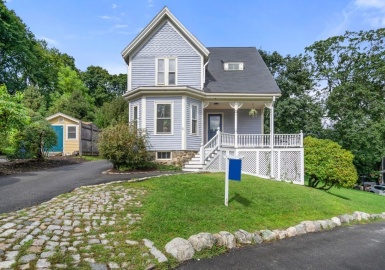 21 Sunnyside Place, Belmont, Massachusetts 02478, 3 Bedrooms Bedrooms, 7 Rooms Rooms,2.5 BathroomsBathrooms,Residential,For Sale,Sunnyside Place,73156014