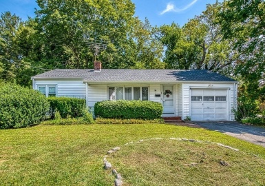 89 Cross St, Brockton, Massachusetts 02301, 2 Bedrooms Bedrooms, 4 Rooms Rooms,1 BathroomBathrooms,Residential,For Sale,Cross St,73155659
