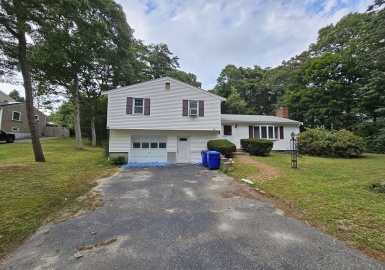 33 Cypress St, Bourne, Massachusetts 02532, 3 Bedrooms Bedrooms, 6 Rooms Rooms,1.5 BathroomsBathrooms,Residential,For Sale,Cypress St,73160757