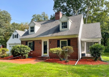 9 Stowe Rd, Southborough, Massachusetts 01772, 3 Bedrooms Bedrooms, 6 Rooms Rooms,2.5 BathroomsBathrooms,Residential,For Sale,Stowe Rd,73164346