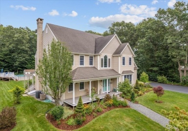 51 Richard Cir, Seekonk, Massachusetts 02771, 4 Bedrooms Bedrooms, 13 Rooms Rooms,2.5 BathroomsBathrooms,Residential,For Sale,Richard Cir,73145541
