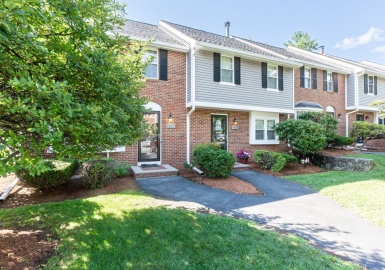 320 Newbury St, Danvers, Massachusetts 01923, 2 Bedrooms Bedrooms, 6 Rooms Rooms,2.5 BathroomsBathrooms,Residential,For Sale,Newbury St,73166421