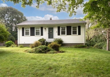 169 Crescent Street, East Bridgewater, Massachusetts 02333, 2 Bedrooms Bedrooms, 4 Rooms Rooms,1 BathroomBathrooms,Residential,For Sale,Crescent Street,73165958