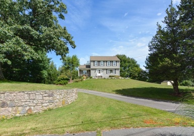 400 Park Street, Wrentham, Massachusetts 02093, 4 Bedrooms Bedrooms, 8 Rooms Rooms,2.5 BathroomsBathrooms,Residential,For Sale,Park Street,73162081