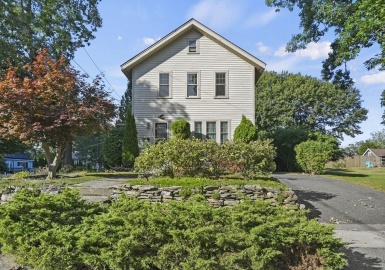 22 Balder Rd, Worcester, Massachusetts 01605, 4 Bedrooms Bedrooms, 7 Rooms Rooms,2 BathroomsBathrooms,Residential,For Sale,Balder Rd,73163569