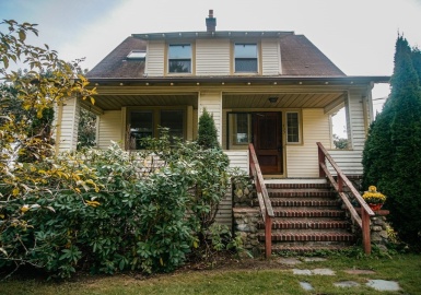 433 South St, Wakefield, Massachusetts 01880, 3 Bedrooms Bedrooms, 7 Rooms Rooms,1.5 BathroomsBathrooms,Residential,For Sale,South St,73165186