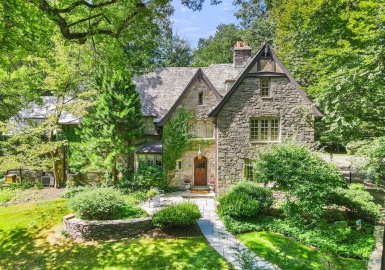 110 Hundreds Road, Wellesley, Massachusetts 02481, 5 Bedrooms Bedrooms, 11 Rooms Rooms,4.5 BathroomsBathrooms,Residential,For Sale,Hundreds Road,73102935