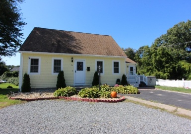 88 Meadowview Dr., Lowell, Massachusetts 01854, 3 Bedrooms Bedrooms, 7 Rooms Rooms,1 BathroomBathrooms,Residential,For Sale,Meadowview Dr.,73162387