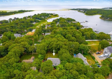 11 Lynwood Ter, Falmouth, Massachusetts 02536, 3 Bedrooms Bedrooms, 6 Rooms Rooms,3 BathroomsBathrooms,Residential,For Sale,Lynwood Ter,73149738