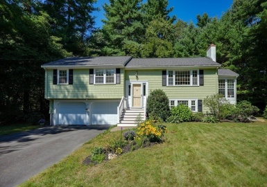 8 Hillcrest Rd, Medfield, Massachusetts 02052, 3 Bedrooms Bedrooms, 7 Rooms Rooms,2 BathroomsBathrooms,Residential,For Sale,Hillcrest Rd,73159917