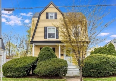 28 Andover St, Peabody, Massachusetts 01960, 3 Bedrooms Bedrooms, 7 Rooms Rooms,2.5 BathroomsBathrooms,Residential,For Sale,Andover St,73101927