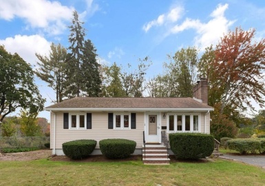 19 Hersum Way, Waltham, Massachusetts 02451, 3 Bedrooms Bedrooms, 5 Rooms Rooms,1 BathroomBathrooms,Residential,For Sale,Hersum Way,73169845