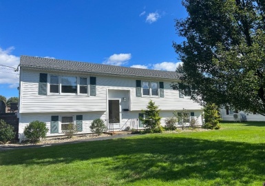 43 Deborah Ave., Methuen, Massachusetts 01844, 4 Bedrooms Bedrooms, 7 Rooms Rooms,1 BathroomBathrooms,Residential,For Sale,Deborah Ave.,73168043