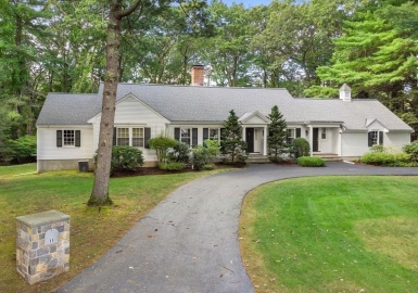 11 Winding River Circle, Wellesley, Massachusetts 02482, 5 Bedrooms Bedrooms, 9 Rooms Rooms,4 BathroomsBathrooms,Residential,For Sale,Winding River Circle,73169421