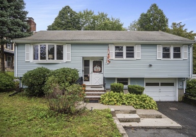 79 Willow St, Woburn, Massachusetts 01801, 3 Bedrooms Bedrooms, 7 Rooms Rooms,2 BathroomsBathrooms,Residential,For Sale,Willow St,73158654