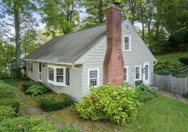 138 Prospect St, East Longmeadow, Massachusetts 01028, 4 Bedrooms Bedrooms, 7 Rooms Rooms,2 BathroomsBathrooms,Residential,For Sale,Prospect St,73157310