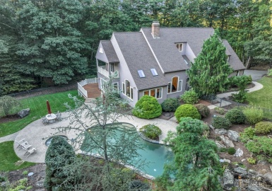 72 Golden Run Rd, Bolton, Massachusetts 01740, 4 Bedrooms Bedrooms, 10 Rooms Rooms,3.5 BathroomsBathrooms,Residential,For Sale,Golden Run Rd,73162065