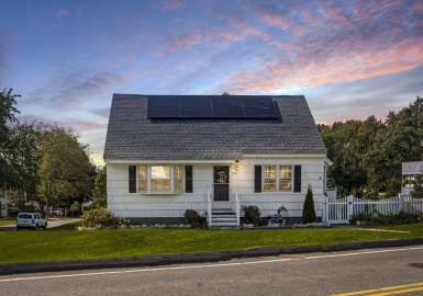 272 Forest St, Methuen, Massachusetts 01844, 3 Bedrooms Bedrooms, 6 Rooms Rooms,1.5 BathroomsBathrooms,Residential,For Sale,Forest St,73164121