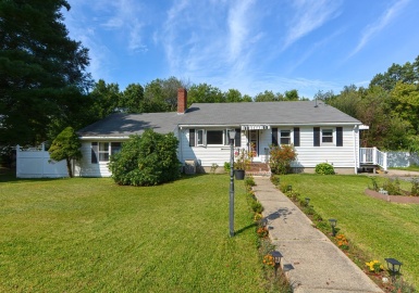 14 Lewis Rd, Randolph, Massachusetts 02368, 3 Bedrooms Bedrooms, 9 Rooms Rooms,2 BathroomsBathrooms,Residential,For Sale,Lewis Rd,73159870