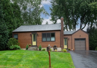 9 Fairview Rd, Westborough, Massachusetts 01581, 2 Bedrooms Bedrooms, 6 Rooms Rooms,1 BathroomBathrooms,Residential,For Sale,Fairview Rd,73164753
