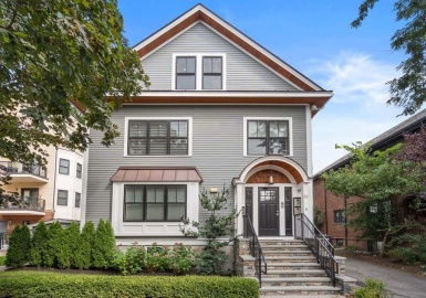 59 Auburn St, Brookline, Massachusetts 02446, 3 Bedrooms Bedrooms, 5 Rooms Rooms,2.5 BathroomsBathrooms,Residential,For Sale,Auburn St,73165126