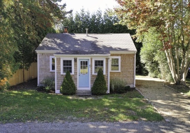 37R Brandt Beach Avenue, Mattapoisett, Massachusetts 02739, 2 Bedrooms Bedrooms, 5 Rooms Rooms,1 BathroomBathrooms,Residential,For Sale,Brandt Beach Avenue,73172287