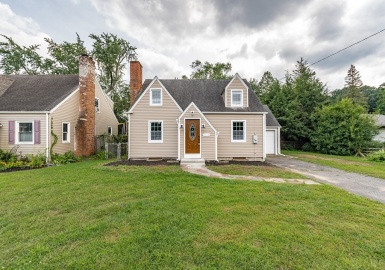 1318 Allen St, Springfield, Massachusetts 01118, 3 Bedrooms Bedrooms, 5 Rooms Rooms,1.5 BathroomsBathrooms,Residential,For Sale,Allen St,73152065