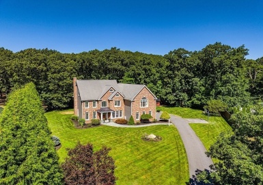 9 Settlers Rd, Shrewsbury, Massachusetts 01545, 4 Bedrooms Bedrooms, 9 Rooms Rooms,4 BathroomsBathrooms,Residential,For Sale,Settlers Rd,73162531