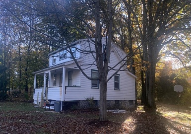 486 Franklin Street, Reading, Massachusetts 01867, 3 Bedrooms Bedrooms, 6 Rooms Rooms,1 BathroomBathrooms,Residential,For Sale,Franklin Street,73175500