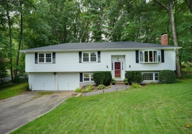 14 Walnut Rd, Holliston, Massachusetts 01746, 4 Bedrooms Bedrooms, 10 Rooms Rooms,2.5 BathroomsBathrooms,Residential,For Sale,Walnut Rd,73155646
