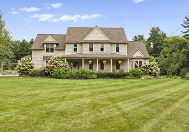 387 Grove St, Norwell, Massachusetts 02061, 4 Bedrooms Bedrooms, 7 Rooms Rooms,2.5 BathroomsBathrooms,Residential,For Sale,Grove St,73164471