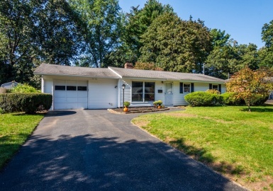 21 Fairbrook Road, Framingham, Massachusetts 01701, 3 Bedrooms Bedrooms, 5 Rooms Rooms,1 BathroomBathrooms,Residential,For Sale,Fairbrook Road,73167008