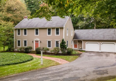 47 Walcott Cir, Marlborough, Massachusetts 01752, 3 Bedrooms Bedrooms, 6 Rooms Rooms,2.5 BathroomsBathrooms,Residential,For Sale,Walcott Cir,73164683