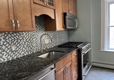 4 Chatham Place, Worcester, Massachusetts 01609, 2 Bedrooms Bedrooms, 5 Rooms Rooms,1 BathroomBathrooms,Residential,For Sale,Chatham Condominium,Chatham Place,73168878